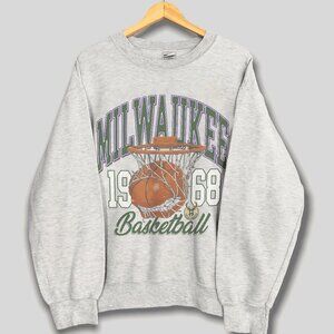 1968 Milwaukee Bucks Basketball Unisex Crewneck Sweatshirt, Retro NBA Shirt Tee